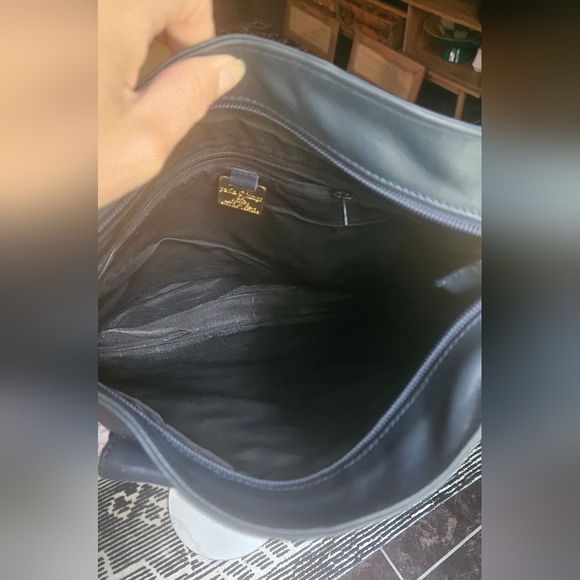 Vintage PAOLA DEL LUNGO 100% Genuine Leather Shoulder Purse Deep Navy. - Picture 9 of 11